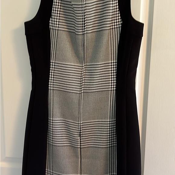 Business Dress - Picture 2 of 2